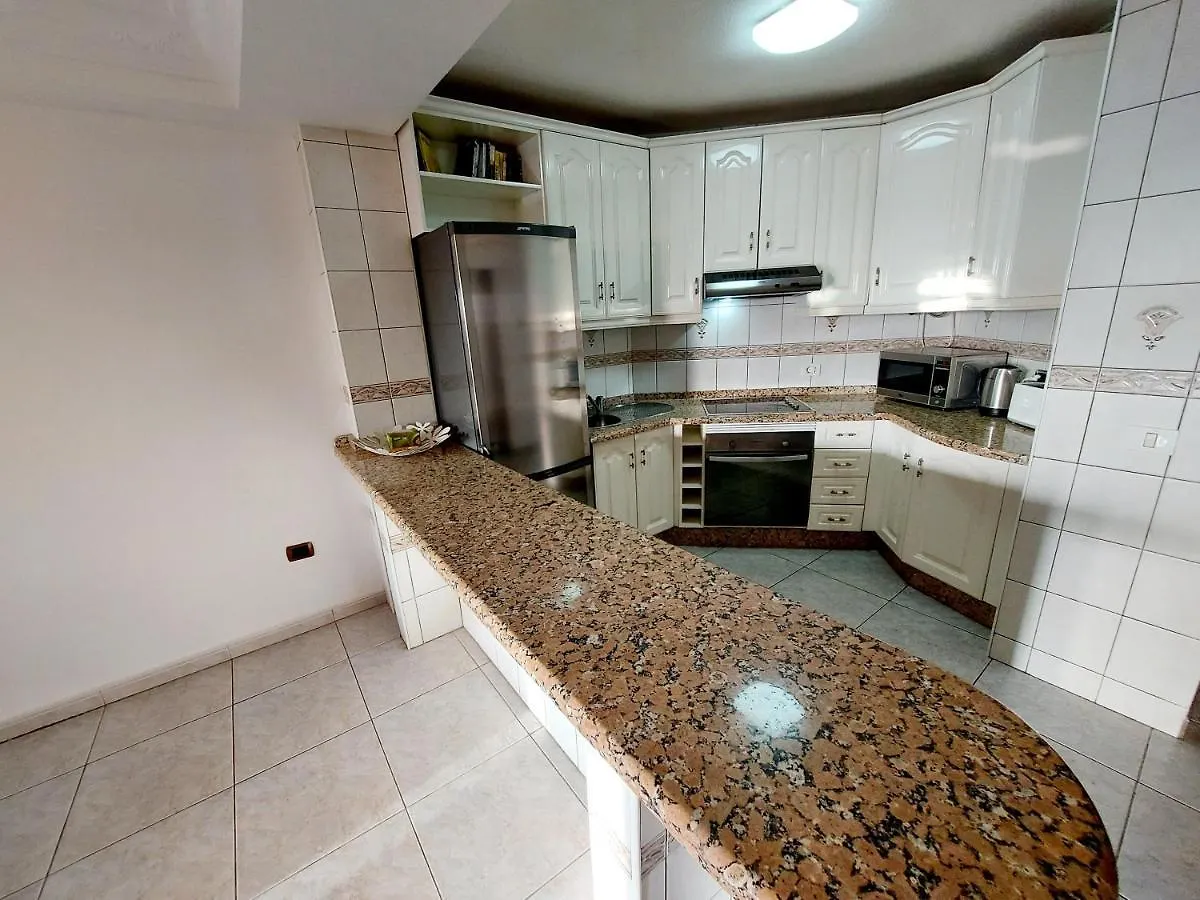 2 Suite Bedrooms Heatedpool Aircon Los Cristianos لوس كريستيانوس شقة