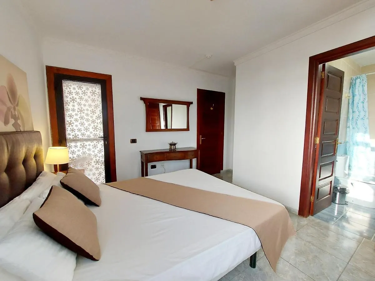 2 Suite Bedrooms Heatedpool Aircon Los Cristianos لوس كريستيانوس 0*,  إسبانيا