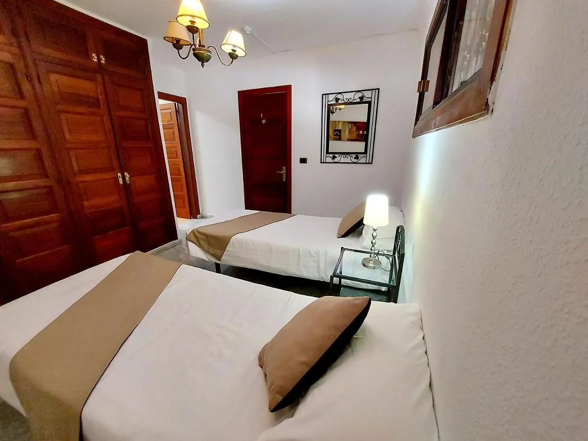 2 Suite Bedrooms Heatedpool Aircon Los Cristianos لوس كريستيانوس شقة