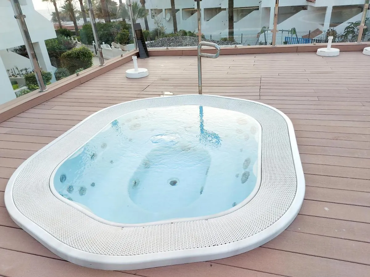 شقة 2 Suite Bedrooms Heatedpool Aircon Los Cristianos لوس كريستيانوس
