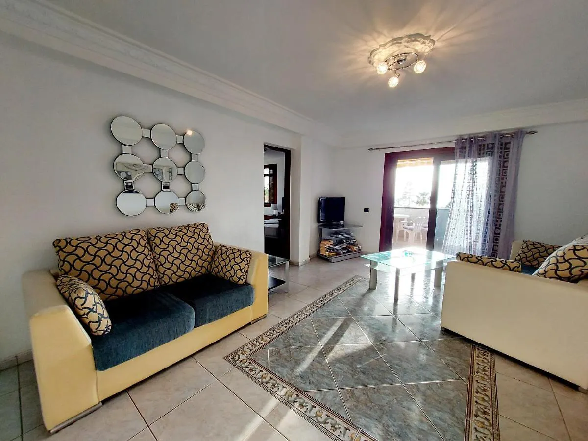 2 Suite Bedrooms Heatedpool Aircon Los Cristianos 洛斯克里斯蒂亚诺斯 0*,  西班牙